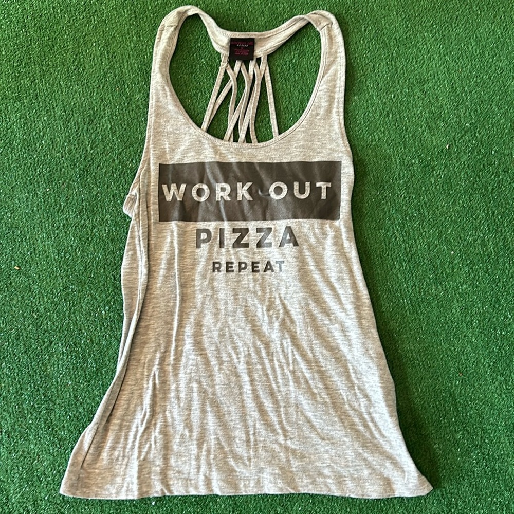 Material Girl Active Size S workout top!